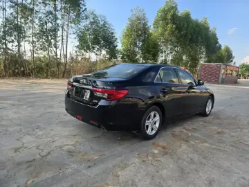 2013 Toyota Reiz с пробегом 89 000 км