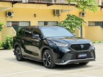 2023 Toyota Crown Kluger с пробегом 37 000 км