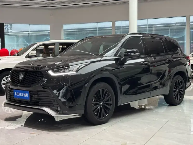 2026 Toyota Crown Kluger с пробегом 7 700 км