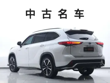 2021 Toyota Crown Kluger с пробегом 54 000 км
