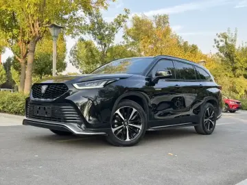 2023 Toyota Crown Kluger с пробегом 82 000 км