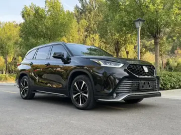 2023 Toyota Crown Kluger с пробегом 82 000 км
