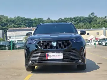 2021 Toyota Crown Kluger с пробегом 29 000 км