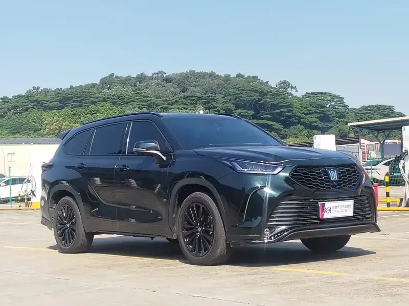2021 Toyota Crown Kluger с пробегом 29 000 км