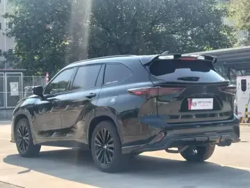 2021 Toyota Crown Kluger с пробегом 29 000 км
