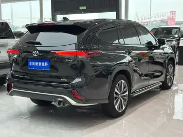 2024 Toyota Crown Kluger с пробегом 41 000 км