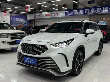 2023 Toyota Crown Kluger с пробегом 36 000 км