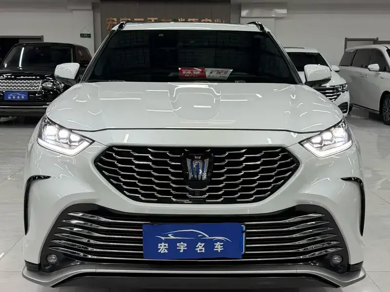 2023 Toyota Crown Kluger с пробегом 36 000 км