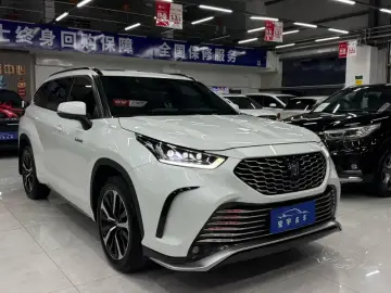 2023 Toyota Crown Kluger с пробегом 36 000 км