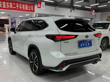 2023 Toyota Crown Kluger с пробегом 36 000 км