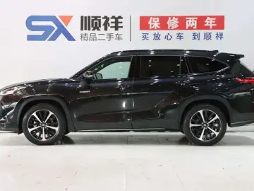 2021 Toyota Crown Kluger с пробегом 62 000 км
