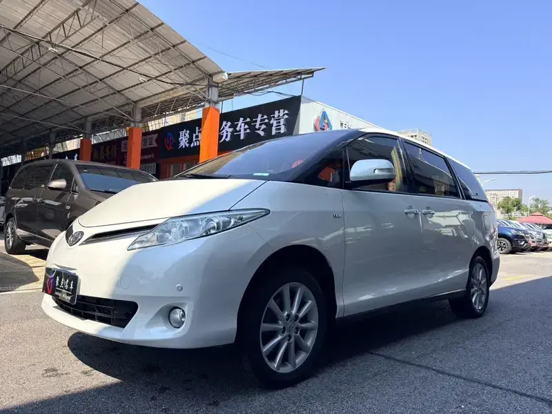 2012 Toyota Previa с пробегом 220 000 км