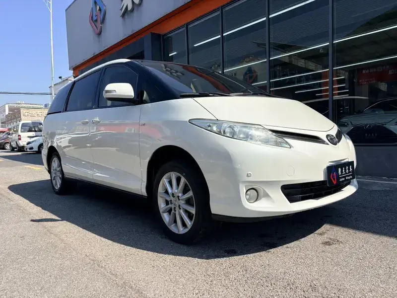 2012 Toyota Previa с пробегом 220 000 км