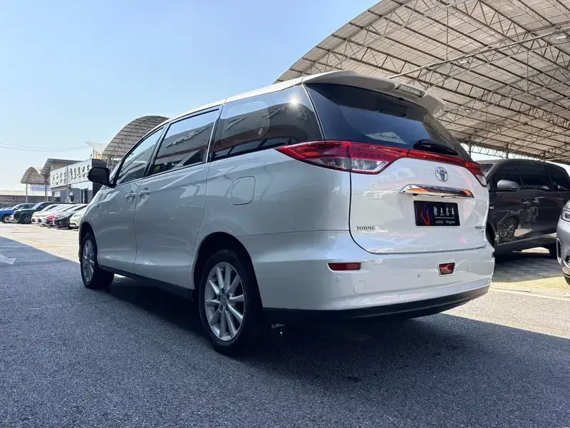 2012 Toyota Previa с пробегом 220 000 км