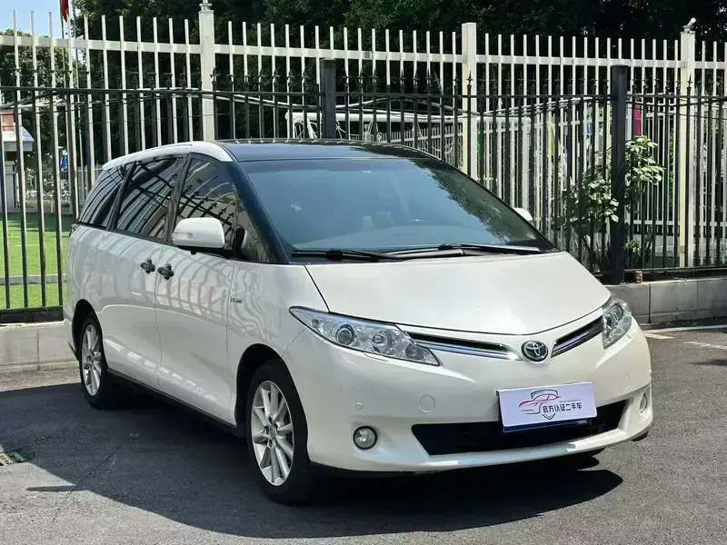 2012 Toyota Previa с пробегом 155 000 км