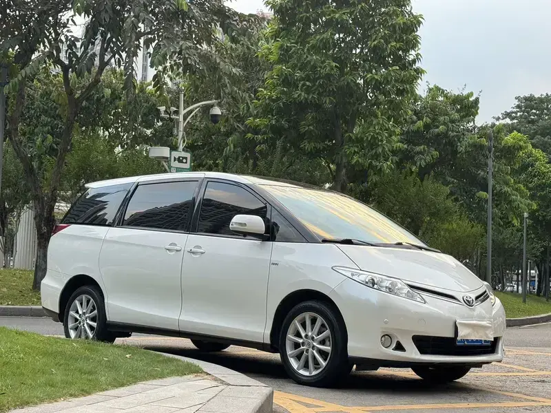 2017 Toyota Previa с пробегом 90 000 км