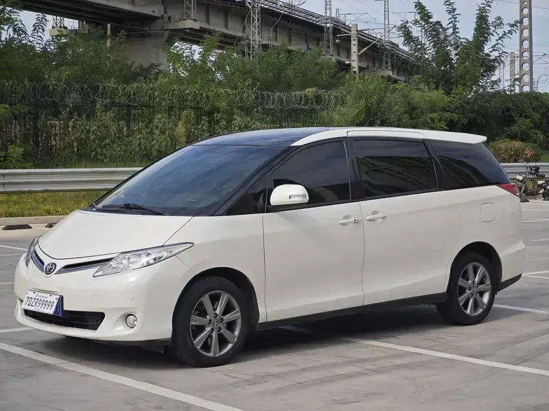 2012 Toyota Previa с пробегом 140 000 км