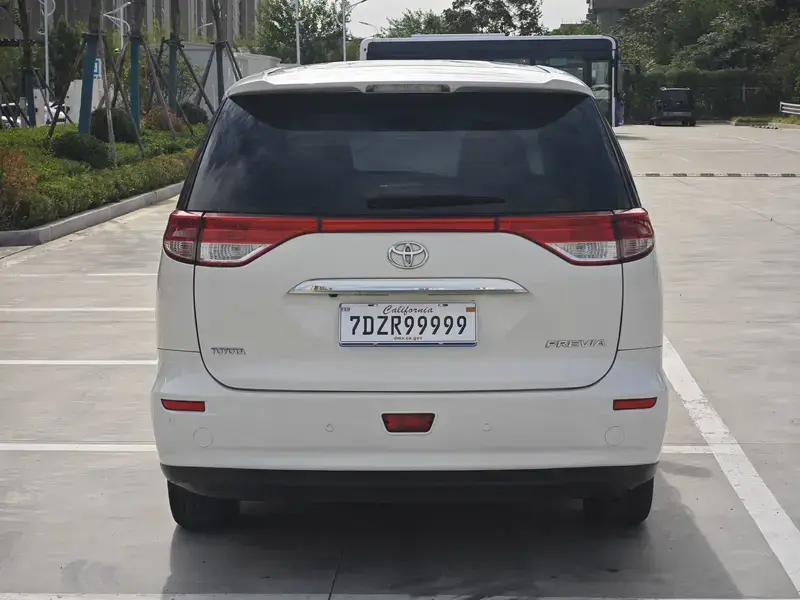 2012 Toyota Previa с пробегом 140 000 км