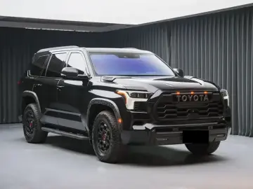 2025 Toyota Sequoia с пробегом 19 000 км