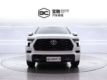 2023 Toyota Sequoia с пробегом 26 000 км