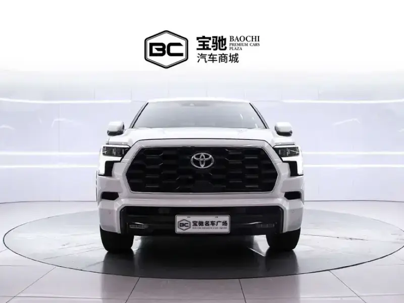 2023 Toyota Sequoia с пробегом 26 000 км
