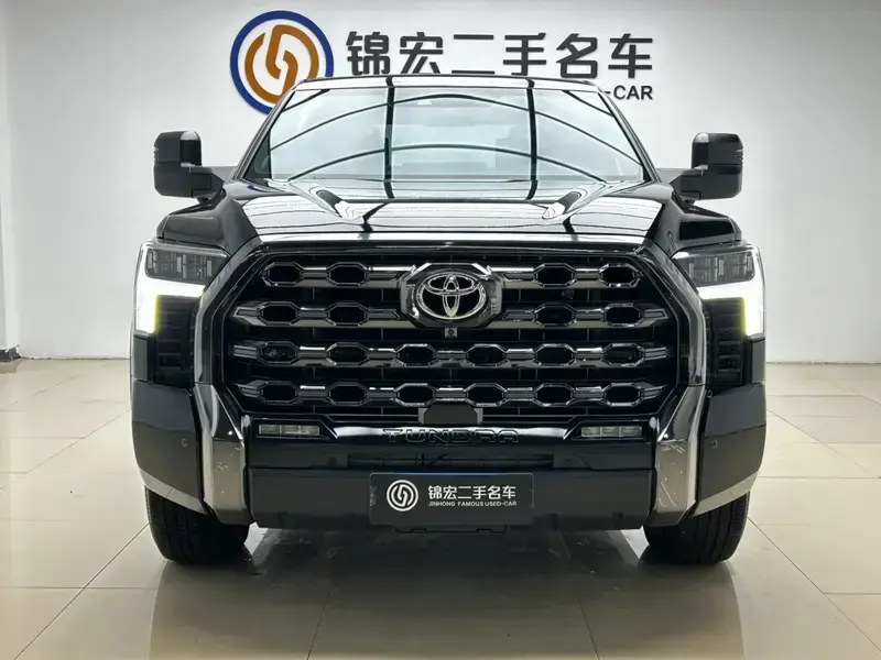 2022 Toyota Tundra с пробегом 37 000 км
