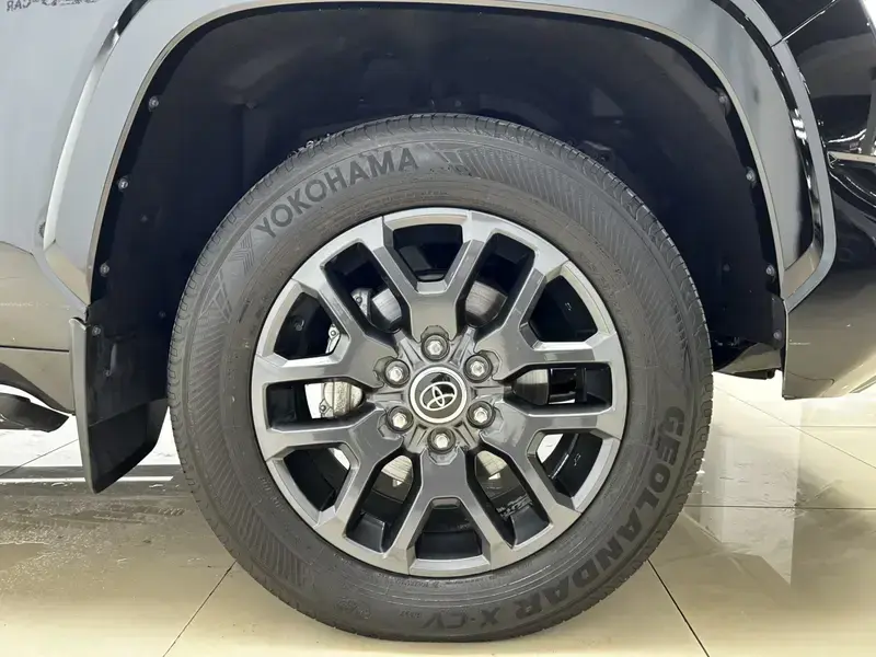2022 Toyota Tundra с пробегом 37 000 км