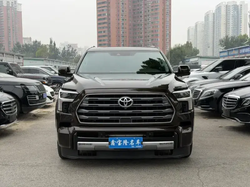 2023 Toyota Sequoia с пробегом 68 000 км