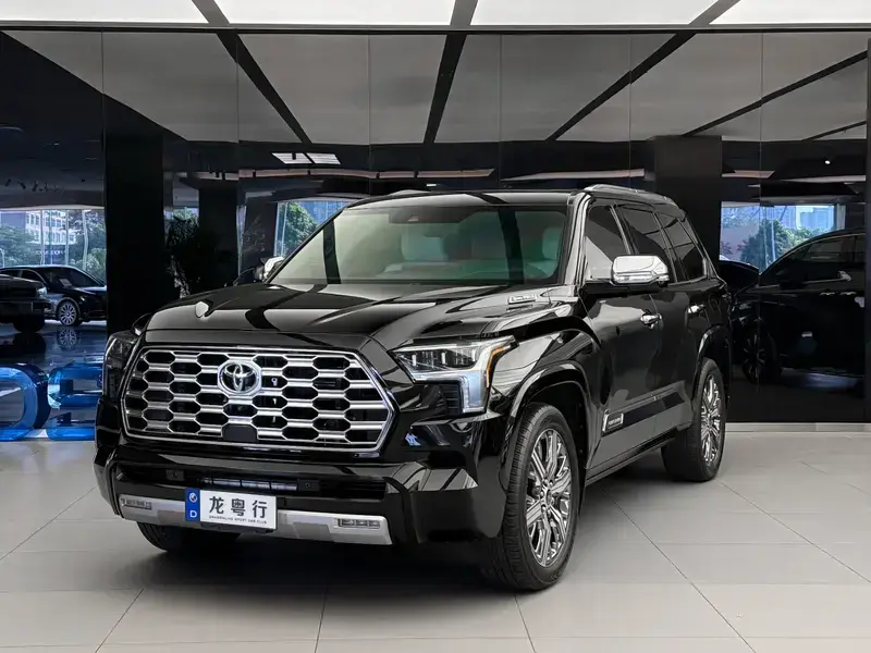 2023 Toyota Sequoia с пробегом 58 000 км