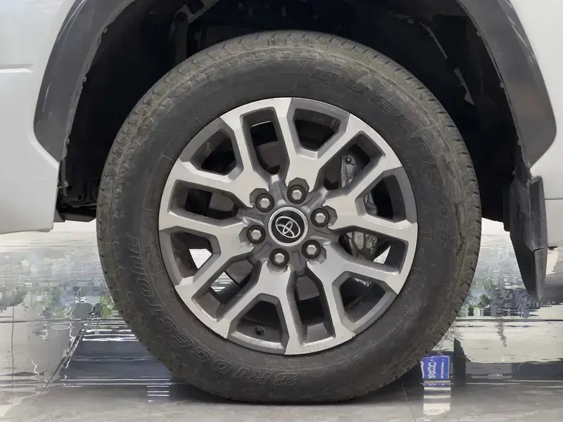 2023 Toyota Tundra с пробегом 37 500 км