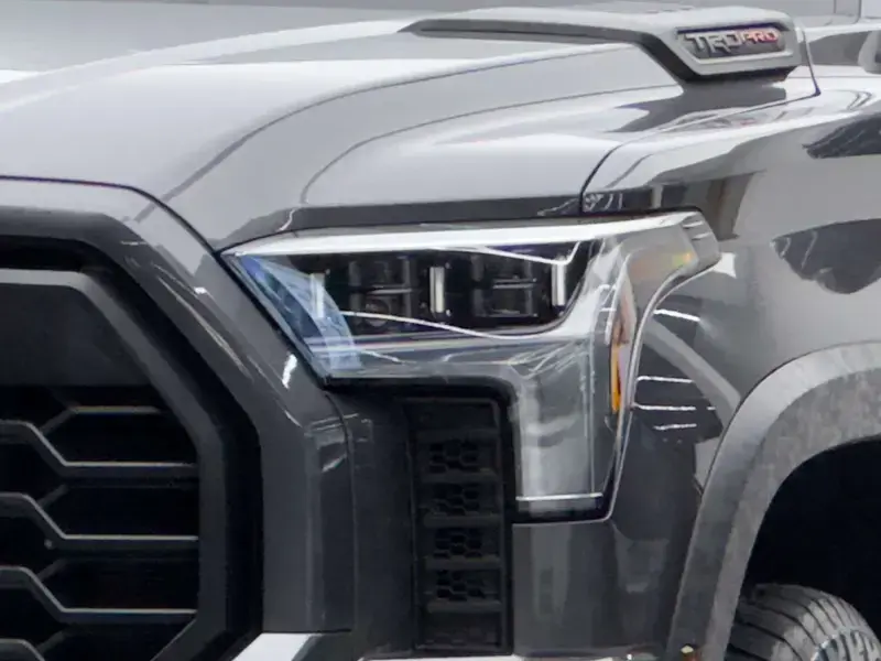 2023 Toyota Tundra с пробегом 33 800 км