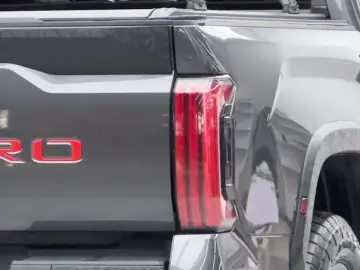 2023 Toyota Tundra с пробегом 33 800 км