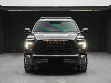 2025 Toyota Sequoia с пробегом 26 000 км