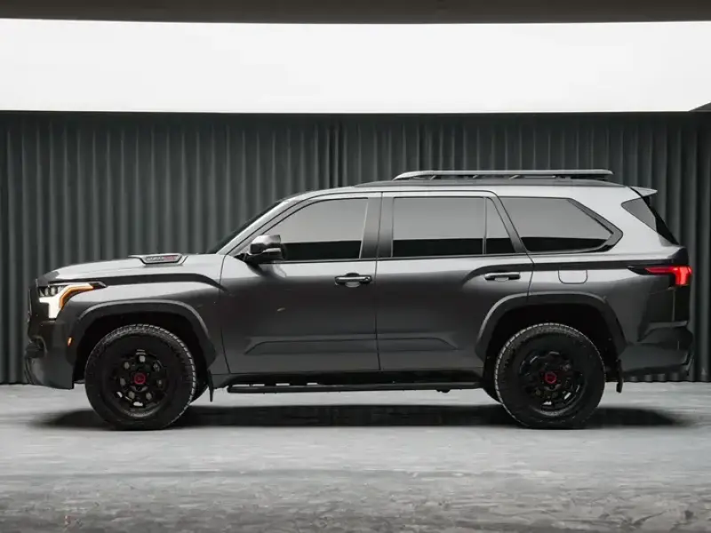 2025 Toyota Sequoia с пробегом 26 000 км