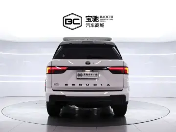 2023 Toyota Sequoia с пробегом 22 000 км