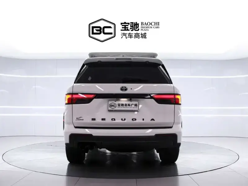 2023 Toyota Sequoia с пробегом 22 000 км