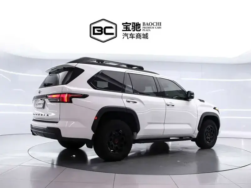 2023 Toyota Sequoia с пробегом 22 000 км