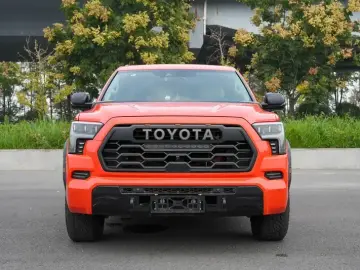 2023 Toyota Sequoia с пробегом 42 000 км