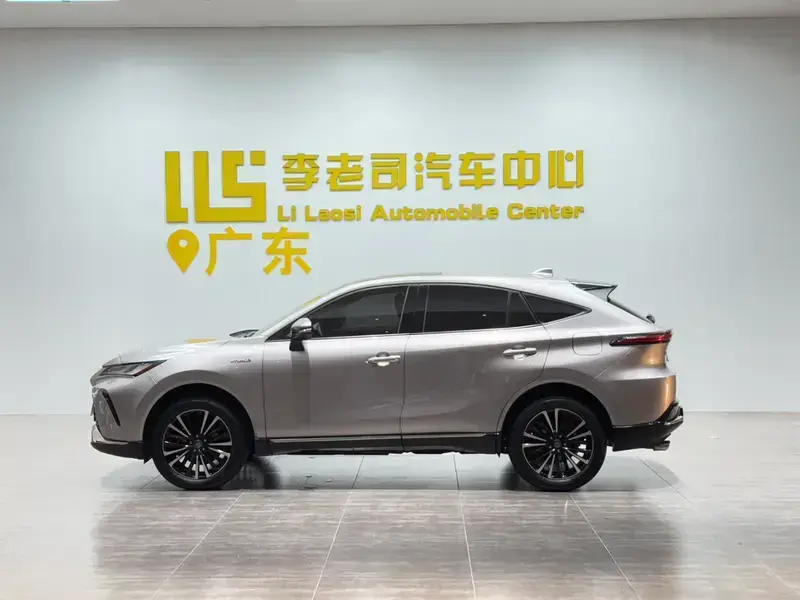 2022 Toyota Venza с пробегом 29 000 км