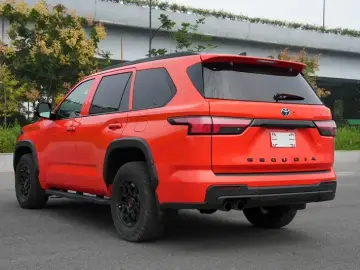 2023 Toyota Sequoia с пробегом 42 000 км