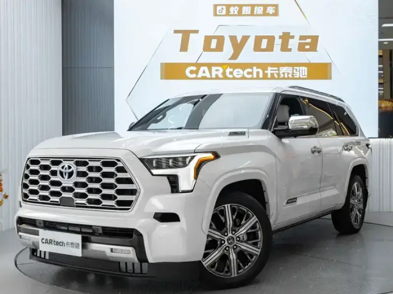 2023 Toyota Sequoia с пробегом 83 000 км