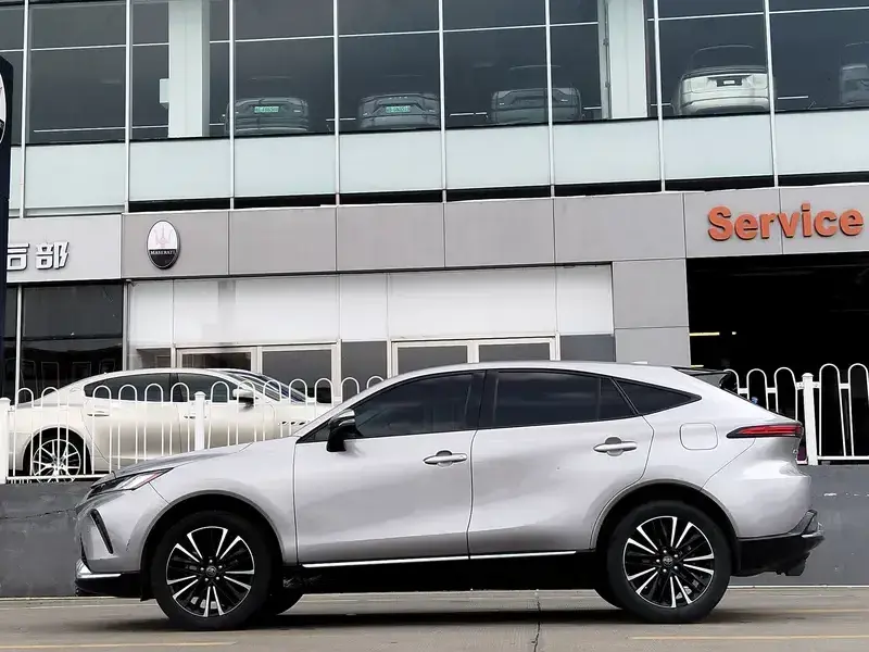2023 Toyota Venza с пробегом 49 000 км