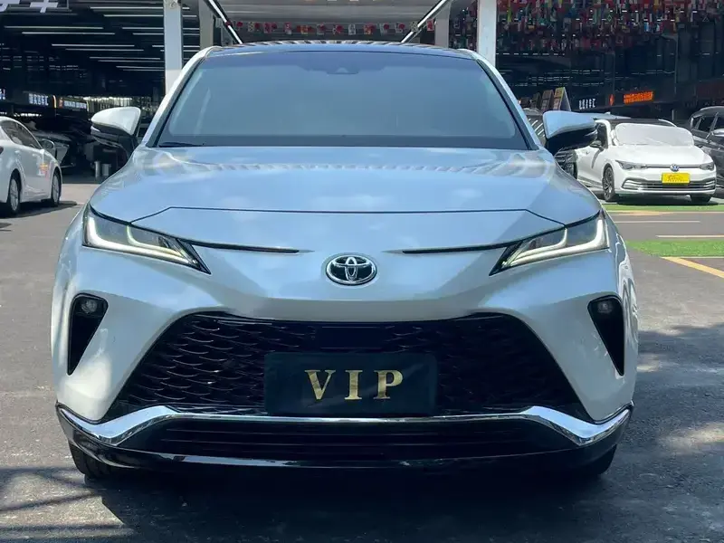 2022 Toyota Venza с пробегом 17 000 км