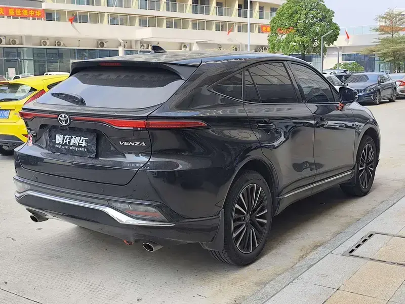 2022 Toyota Venza с пробегом 34 700 км