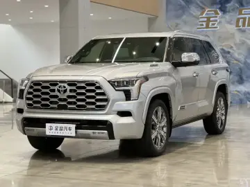 2023 Toyota Sequoia с пробегом 40 000 км