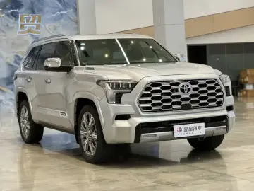 2023 Toyota Sequoia с пробегом 40 000 км