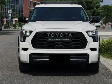 2023 Toyota Sequoia с пробегом 20 000 км