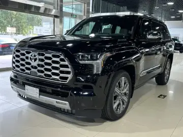 2025 Toyota Sequoia с пробегом 300 км
