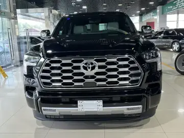 2025 Toyota Sequoia с пробегом 300 км