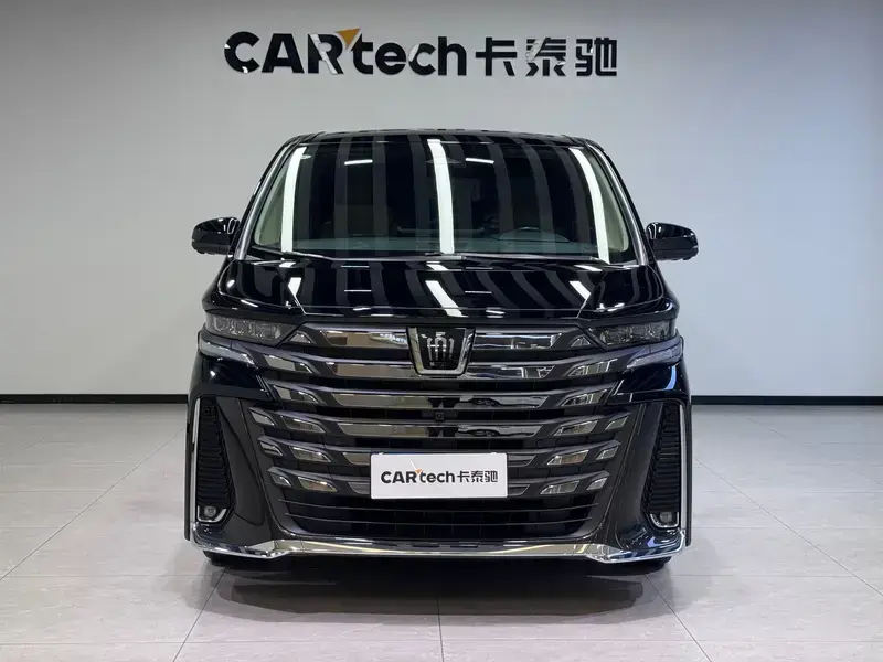 2023 Toyota Vellfire с пробегом 57 000 км